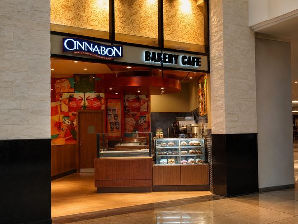 Cinnabon storefront entrance, Mall of the Emirates, by Davies Group UAE