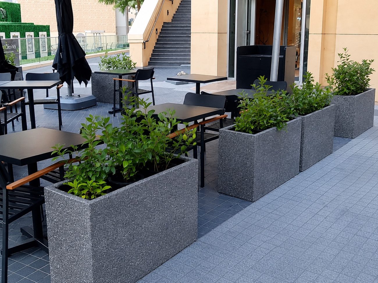 EETEN Urban Kitchen — Outdoor Terrace, Planters