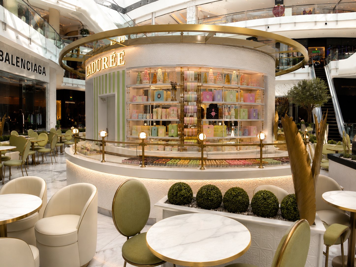 Ladur&eacute;e circular pastry counter, Fashion Avenue kiosk by Davies Group UAE