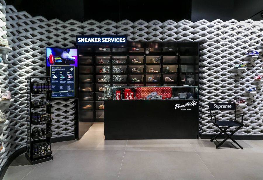 Sneaker Tower Wide