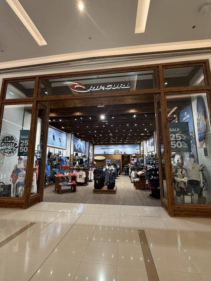 Rip Curl Storefront, Dubai Marina Mall