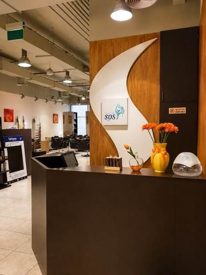 SOS Salon reception and feature wall, Al Wasl by Davies Group UAE